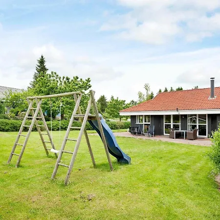 Hébergement de vacances 8 Person Holiday In *