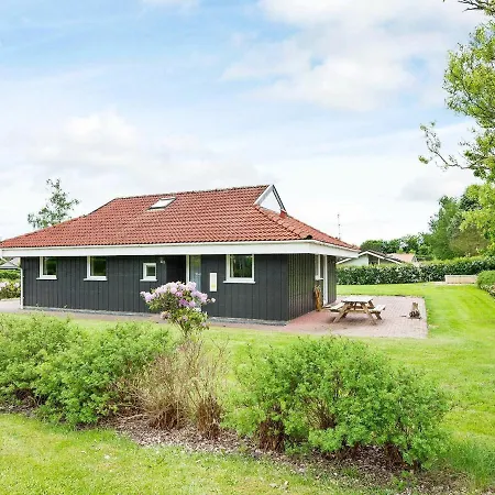 Hébergement de vacances 8 Person Holiday In *