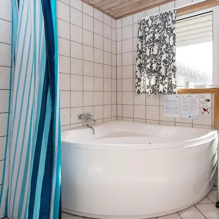 Hébergement de vacances 8 Person Holiday In *