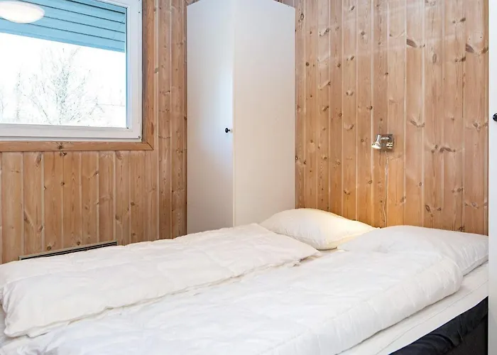 8 Person Holiday In *