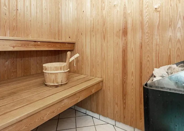 8 Person Holiday In Hejls